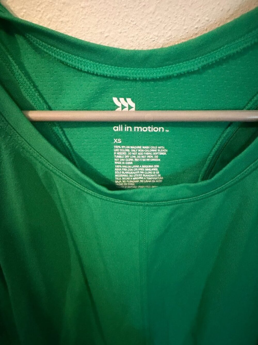 All in Motion XS 3-Piece Workout Set in Vibrant Green: Shorts, Bra & Top - Picture 6 of 12